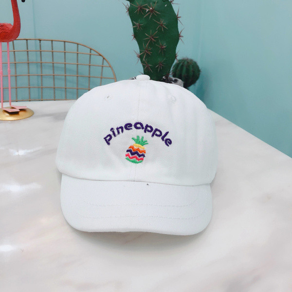 Lezser nyári sapka színes hímzéssel