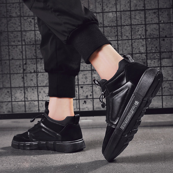 Modern férfi tornacipő fekete és piros színben