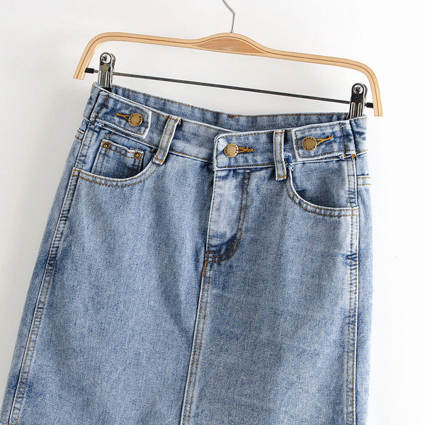 Stílusos női szoknya kék színben, szakadt motívumokkal