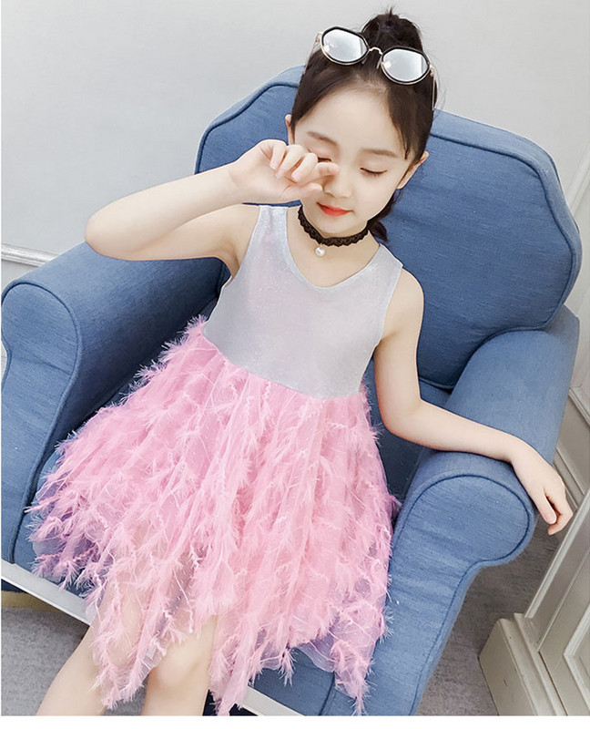 Stílusos gyerekruha három színben V-nyakkal