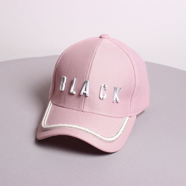 Alkalmi női sapka napellenzővel, három színben