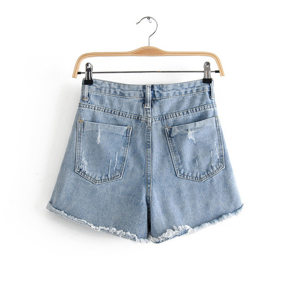 Lezser női rövidnadrág szakadt motívumokkal