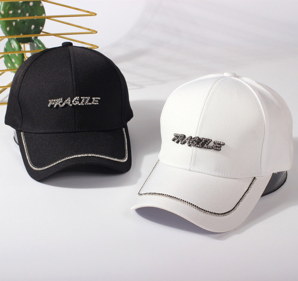 Alkalmi női sapka 3D felirattal több színben