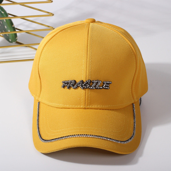 Alkalmi női sapka 3D felirattal több színben