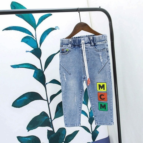 Modern gyerekfarmer fiúknak nyakkendővel és rátéttel