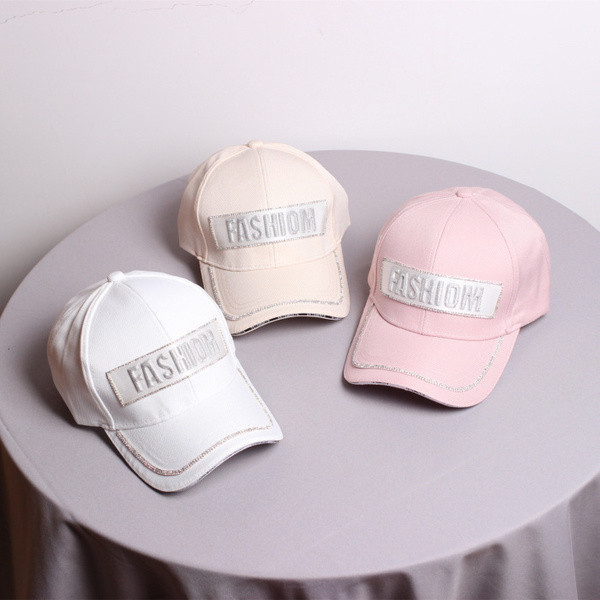 Női nyári sapka több színben felirattal