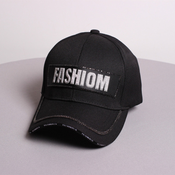 Női nyári sapka több színben felirattal