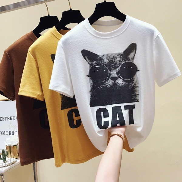 Hétköznapi női blúz, rövid ujjú, három színben nyomott mintával