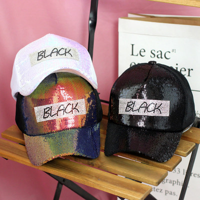 Μοντέρνο γυναικείο καπέλο με πούλιες σε τρία χρώματα