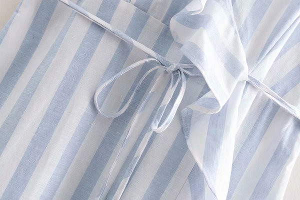 Csíkos női ruha pántokkal