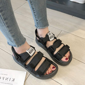 Alkalmi női szandál fekete színben, lapos talppal