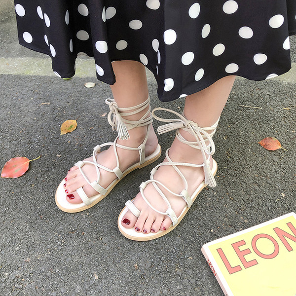 Alkalmi női szandál fűzős három színben