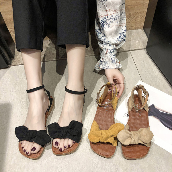 Aktuális női szandál öko velúrból, lapos talppal három színben