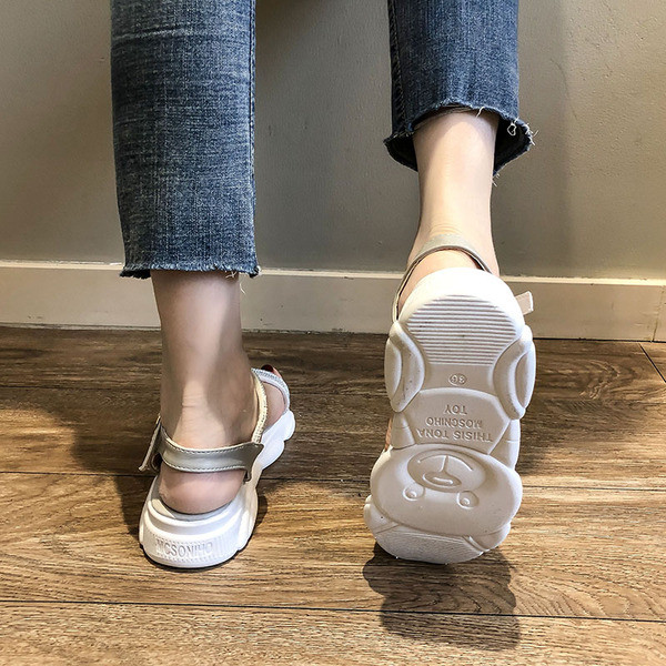 Alkalmi női szandál három színben díszítő kövekkel