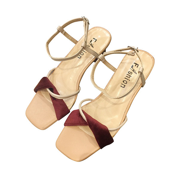 Aktuális eko bőrből készült női szandál két színben, sarokkal