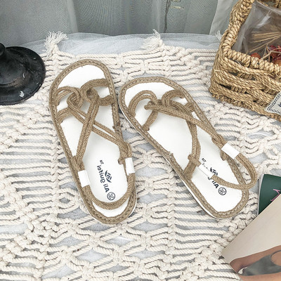 Alkalmi női szandál lapos talppal, két színben