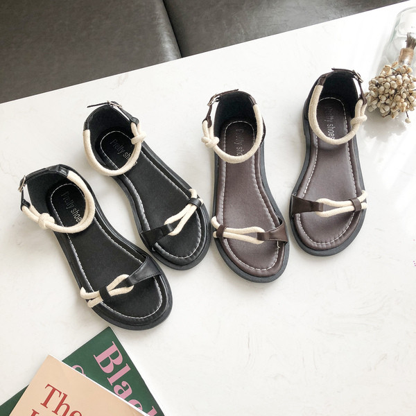 Eko bőrből készült alkalmi női szandál két színben