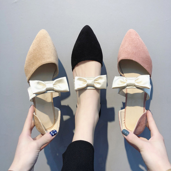 Aktuális női cipő eco velúrból, szalaggal több színben