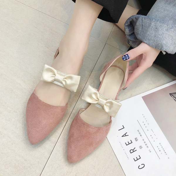 Aktuális női cipő eco velúrból, szalaggal több színben