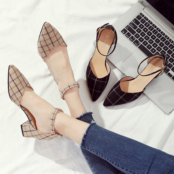 Modern női kockás cipő magassarkúval, két színben