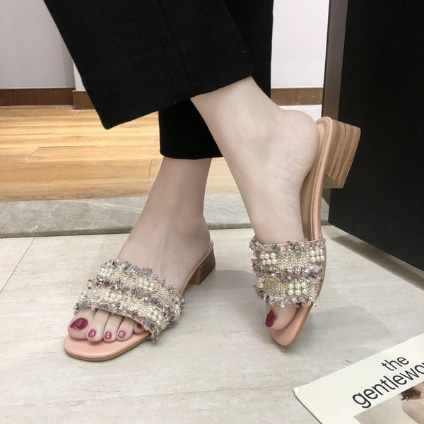 Aktuális női papucs díszgyöngyökkel három színben