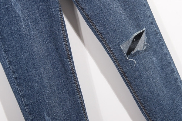 Blugi moderni de dama in albastru si negru cu motive rupte