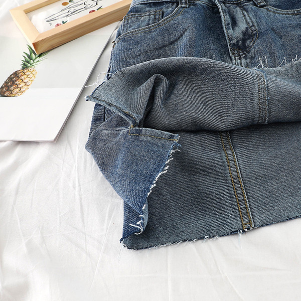 Fusta de denim de dama in alb si albastru