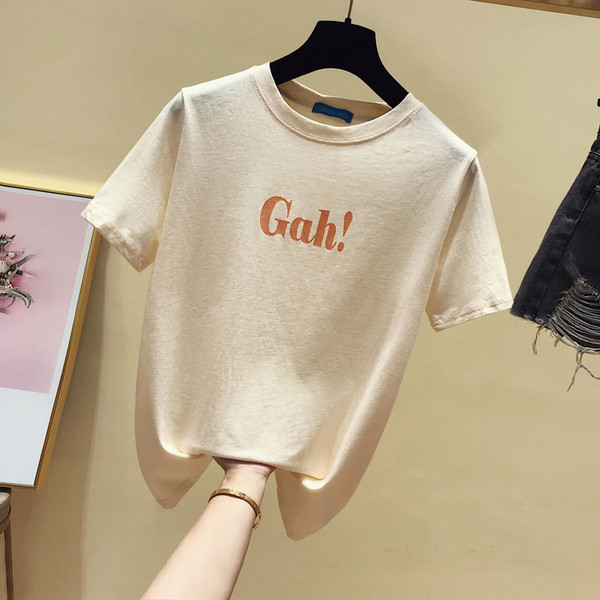 Modern női póló három színben feliratos O-nyakkal