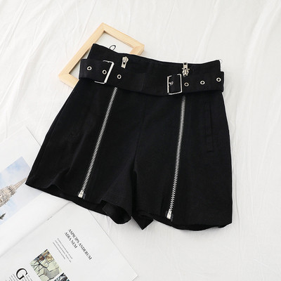 Modern női rövidnadrág övvel, három színben