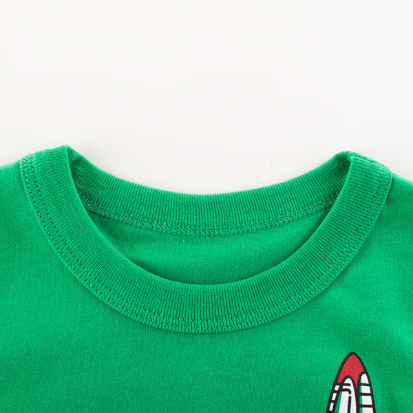 Gyerek póló fiúknak zöld színben, rátéttel