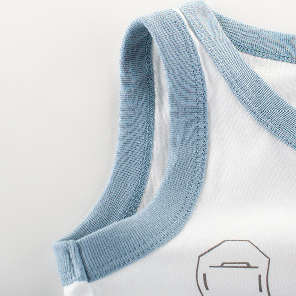 Gyermek napi mellény fiúknak fehérben, rátéttel