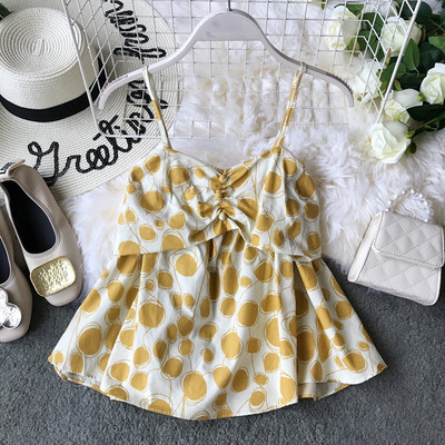 Maieu de damă cu elemente dreapta și nasturi