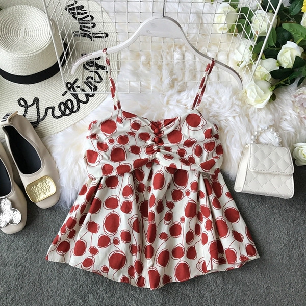 Maieu de damă cu elemente dreapta și nasturi