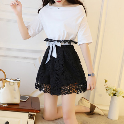 Stílusos női szett csipke rövidnadrággal és szalagos elemmel