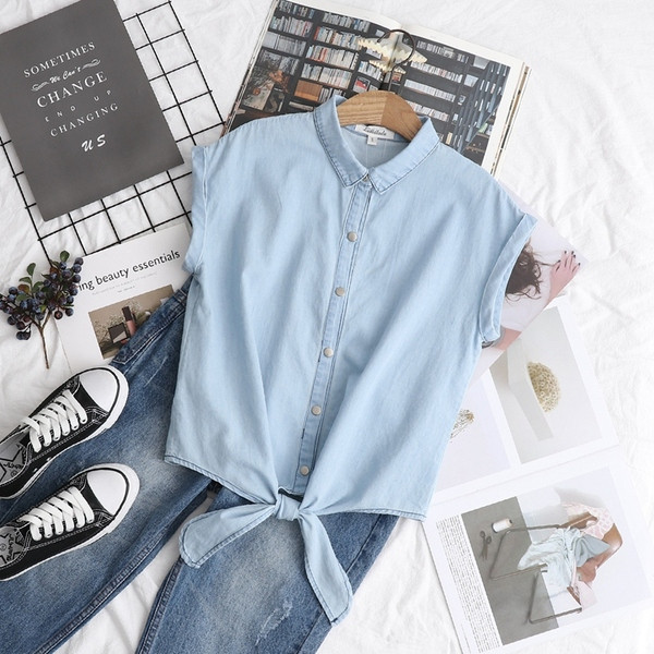 Cămașă scurtă de damă din denim cu legare în două culori