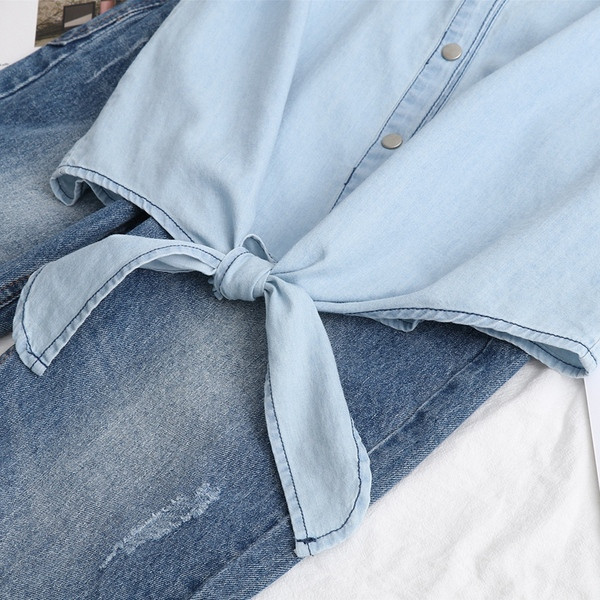 Cămașă scurtă de damă din denim cu legare în două culori