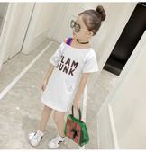 Fehér színű modern gyerektunika felirattal