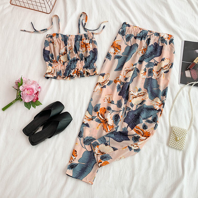 Modern női kétrészes szett virágmotívummal