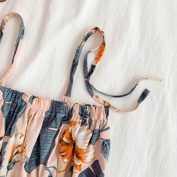 Modern női kétrészes szett virágmotívummal