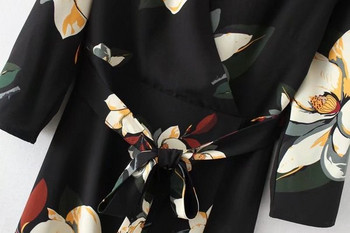 Rochie elegantă de damă cu model floral și decolteu în V