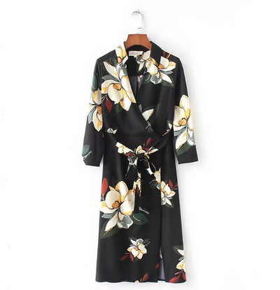 Rochie elegantă de damă cu model floral și decolteu în V