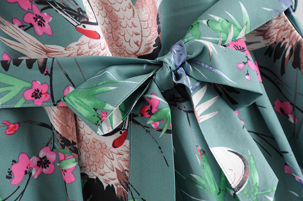 Salopeta de dama eleganta cu aplicatie colorata