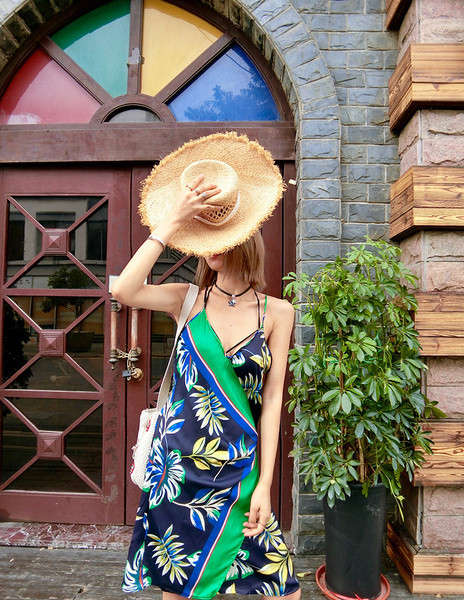 Virágmintás női szatén ruha