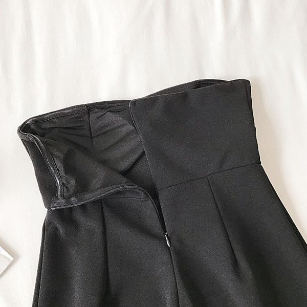 Salopeta de dama eleganta fara bretele de culoare neagra