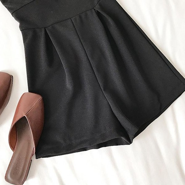 Salopeta de dama eleganta fara bretele de culoare neagra