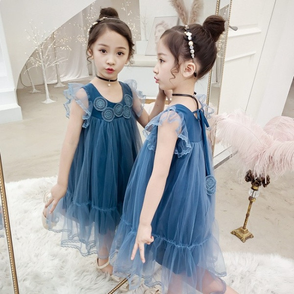 Stílusos gyerekruha rózsaszín és kék tüllrel