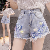 Stílusos női rövidnadrág magas derékkal és 3D elemekkel