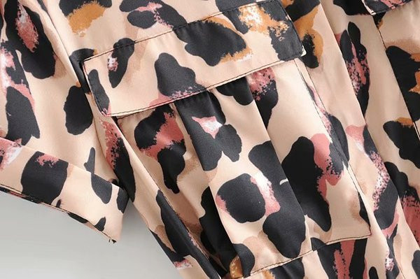 Új, állatmintás női overall modell