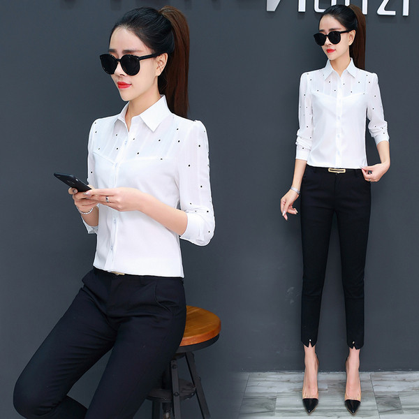 Cămașă de damă actuală cu buline de culoare albă