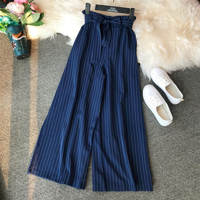 Modern női csíkos nadrág és szalag elem